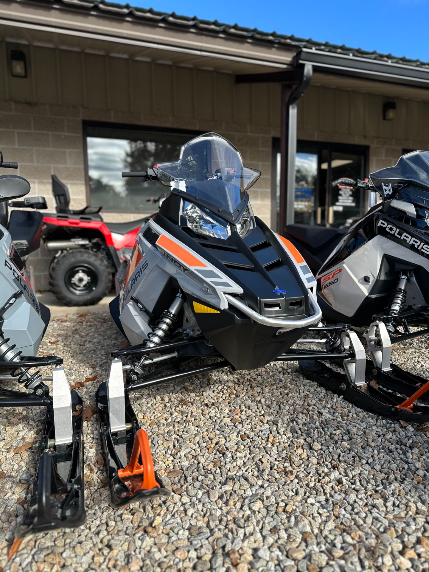 2025 Polaris INDY Sport 121 550 — photo 1 of 10